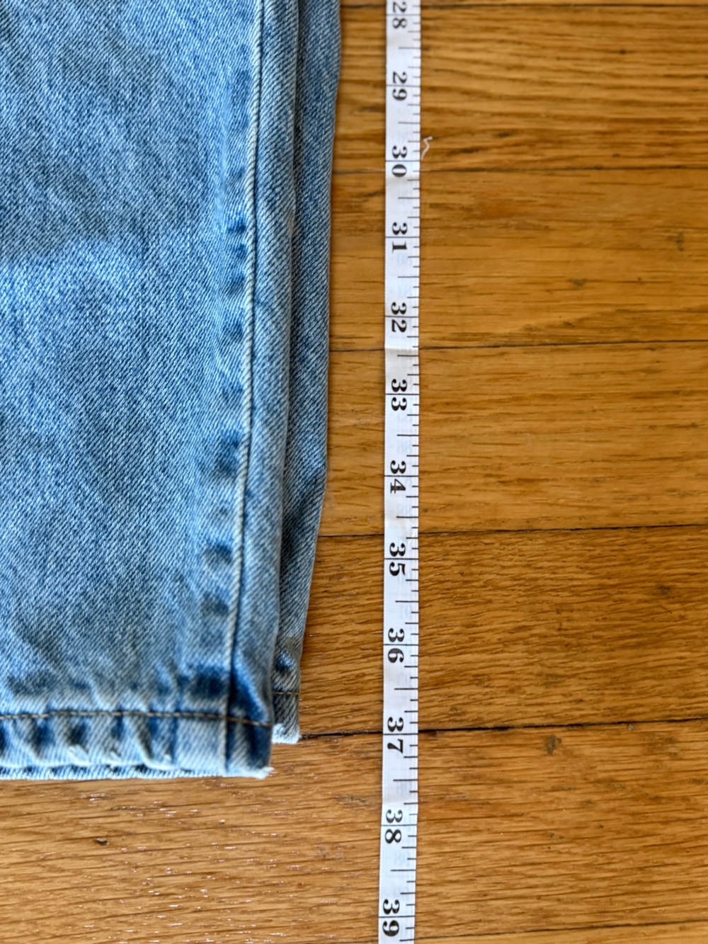 Everlane Women's Straight Leg Jeans in Light Blue Denim - Picture 3 of 7